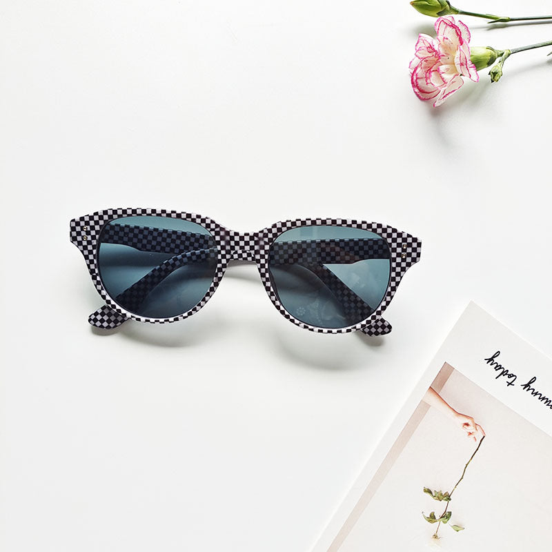 Wholesale Striped Cat Eye PC Small Frame Sunglasses